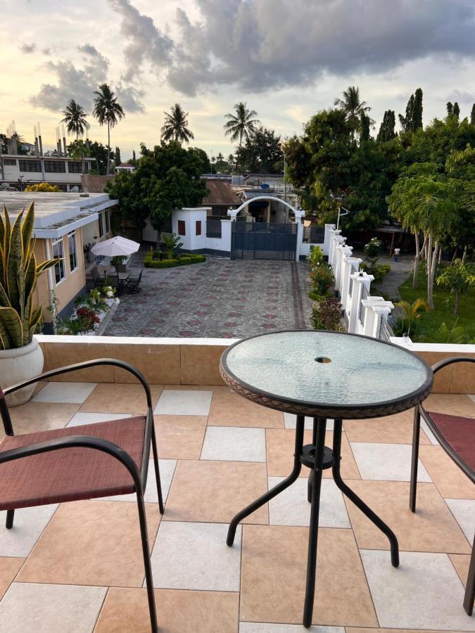 Haika Home Lodge Dar es Salaam Exterior photo